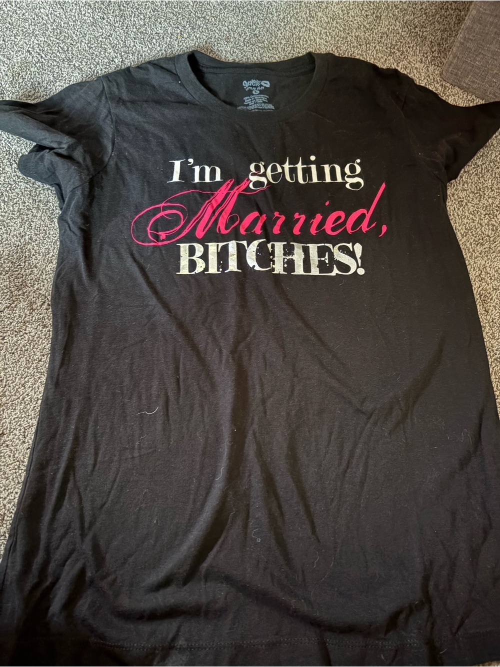 I'm Getting Married Bachelorette Graphic Tee - Black with Pink & White Print
